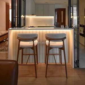 Chaise de tabouret de bar haut de luxe nordique avec table de billard et chaise en fer rustique à dos moderne pour cuisine pour hôtels-de Guangzhou