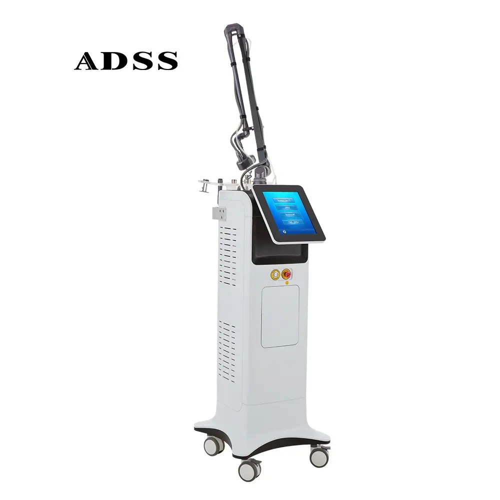 Machine laser fractionnaire CO2 CE médicale ADSS pour l'élimination des cicatrices laser resurfaçage de la peau resserrement vaginal