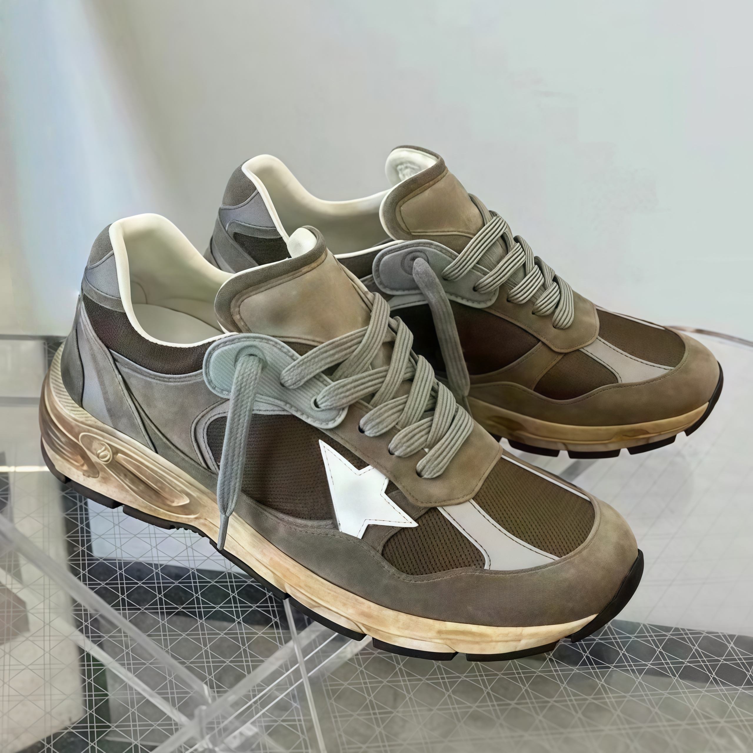 สีน้ำตาล