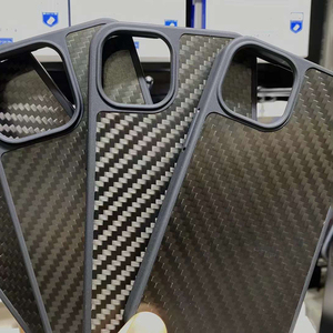 カスタマイズされたシンプルなデザインシリーズプラスチックシリコン素材カーボンファイバーケース新しい携帯電話保護カバー - Product Image 5
