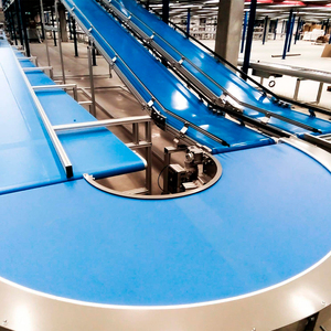 Cargo industriale regolabile altezza PVC gomma per uso alimentare PU nastro piatto nastro trasportatore produzione motorizzato nastro trasportatore macchina sistema - Product Image 4