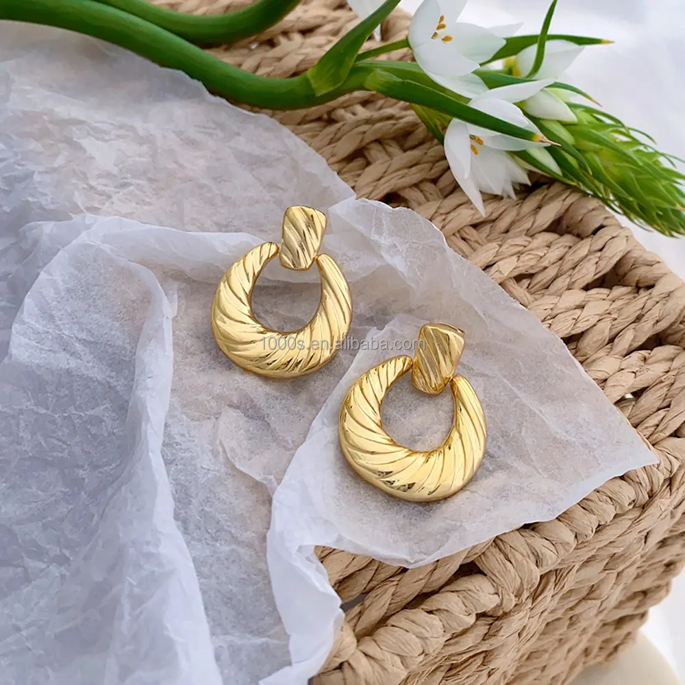 New Fashion Brass Earrings Unique Style Classic Studs Earrings for Women Girl Gift Party Available Customized