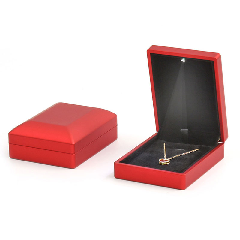 Boîte pendentif rouge