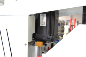Enrutador CNC de 3 ejes equipado con sistema profesional DSP B11 1325, máquina enrutadora de madera CNC, máquina de carpintería - Product Image 5