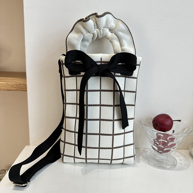 ลายสก๊อตสีขาวน้ำนมขนาดเล็ก