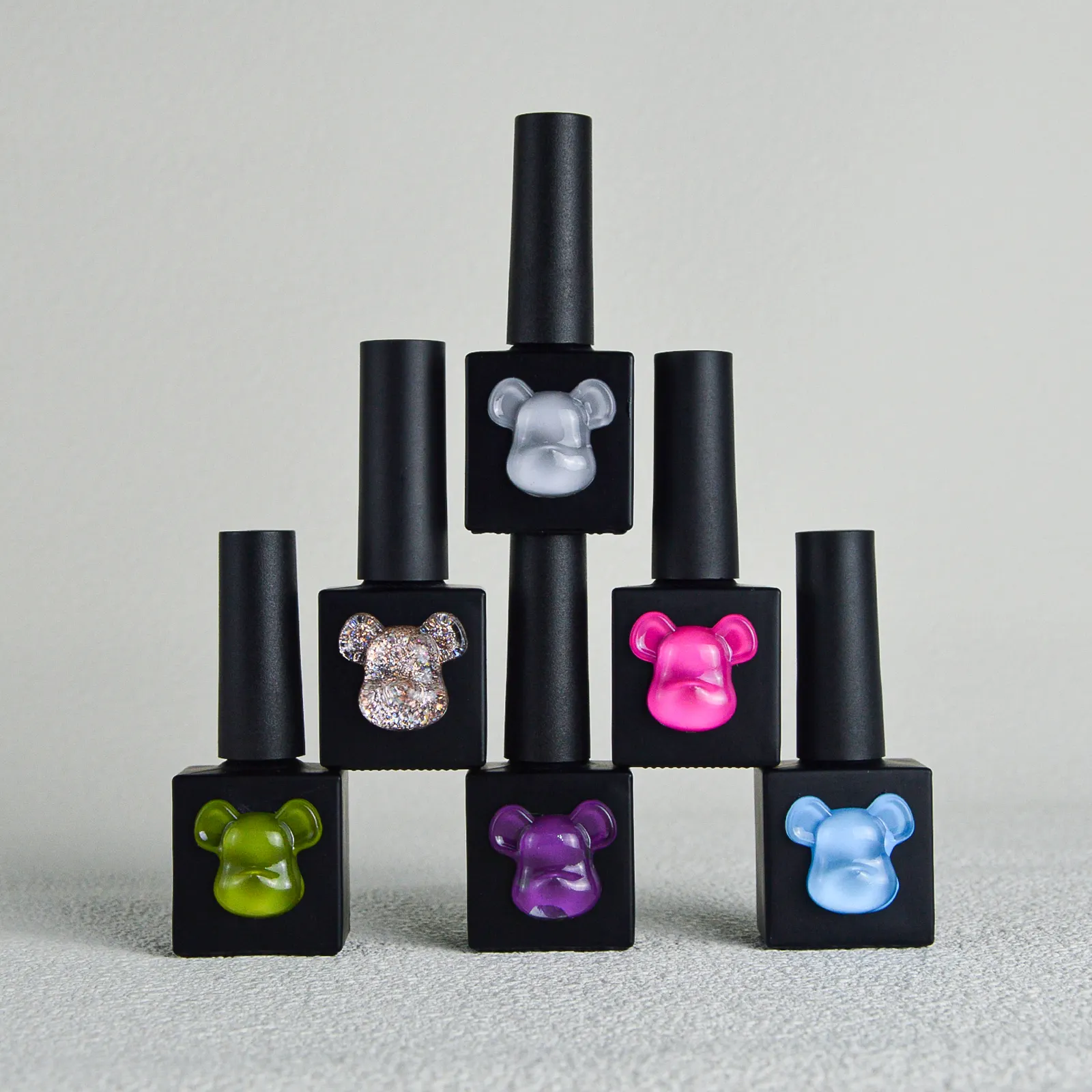 Nuovo Design Beautiful Cute Bear 7ml bottiglia vuota di smalto per unghie in Gel nero quadrato di lusso bottiglia di smalto per unghie di vari colori