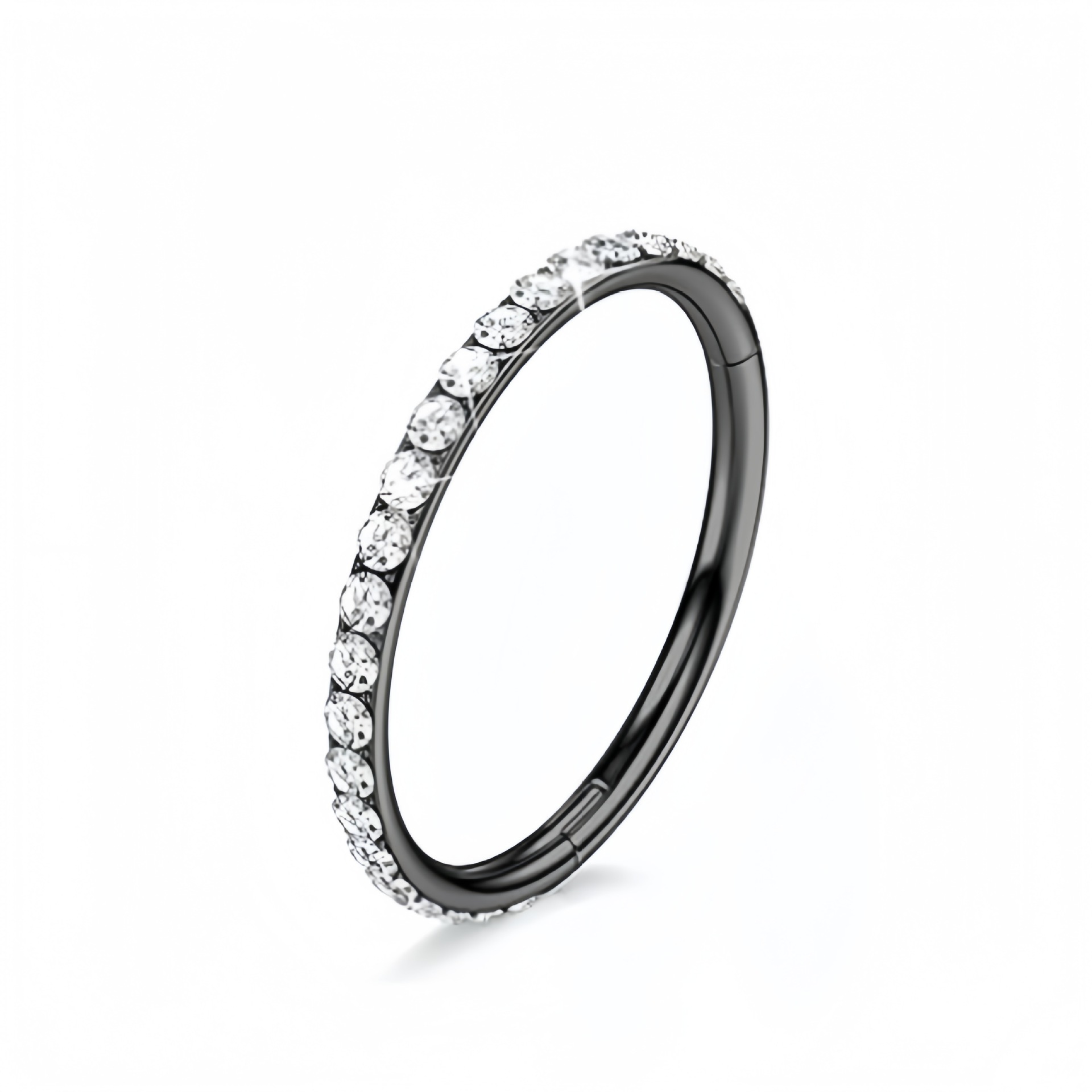 Diamants noirs sertis sur le côté