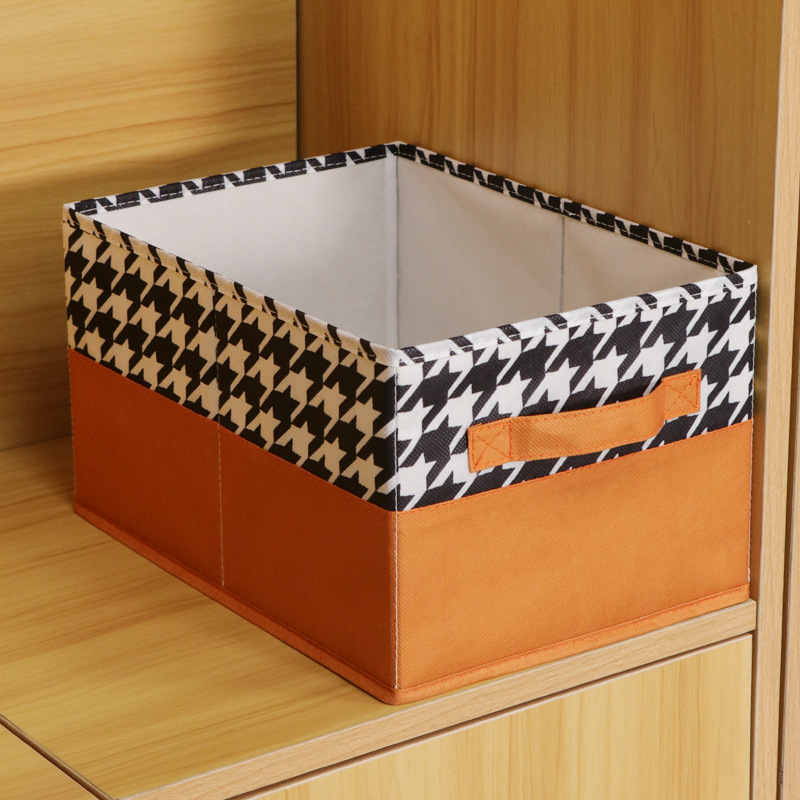 Houndstooth pattern