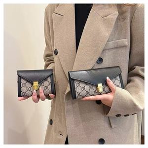 <span class=keywords><strong>2025</strong></span>热卖奢华设计师新款高品质印花手拿女士定制钱包，女士卡钱包，女士钱包