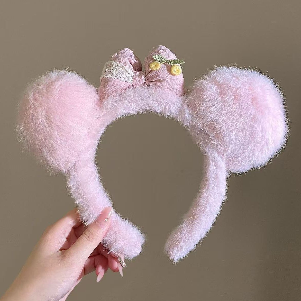 Pink ear bowknot