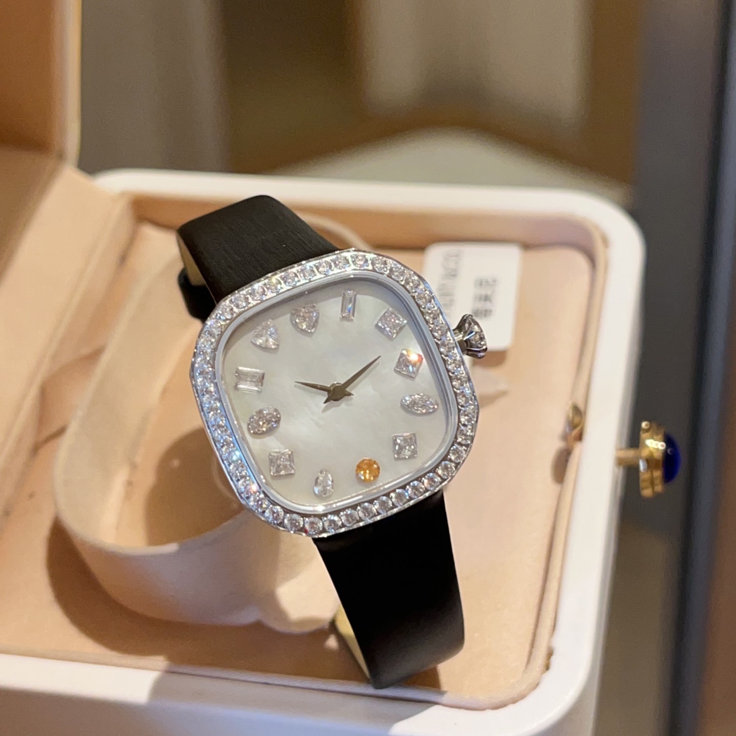Diamond Bezel 001