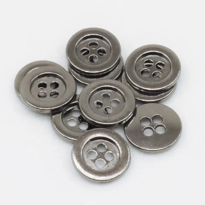 Logotipo de marca de color hecho en aleación de Zinc, botón de 4 agujeros de metal de diseñador personalizado con logo para camisas