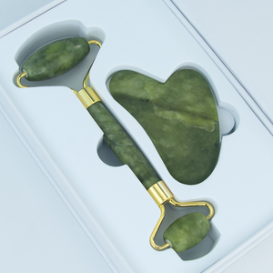 Yeşil taş Anti Aging Xiuyan yeşil rulo yüz aracı masaj yeşim rulo ve Gua Sha kutusu üreticisi ile Set - Product Image 6