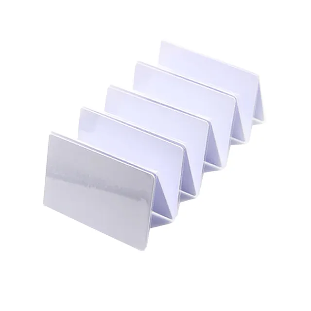 Carte vierge en plastique imprimable de taille standard CR80, carte blanche en PVC