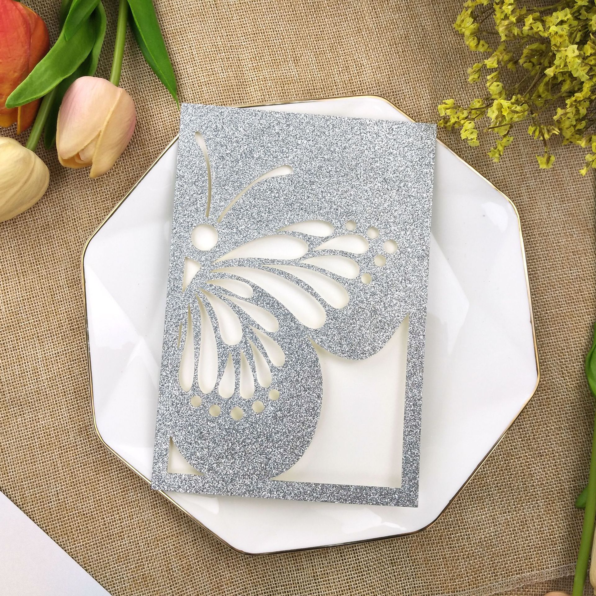 Carte extérieure argentée