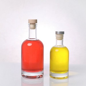 新しいデザイン透明ウォッカワインボトル100ml-750ml赤ワインボトル密封透明ガラス厚い底ガラスボトル
