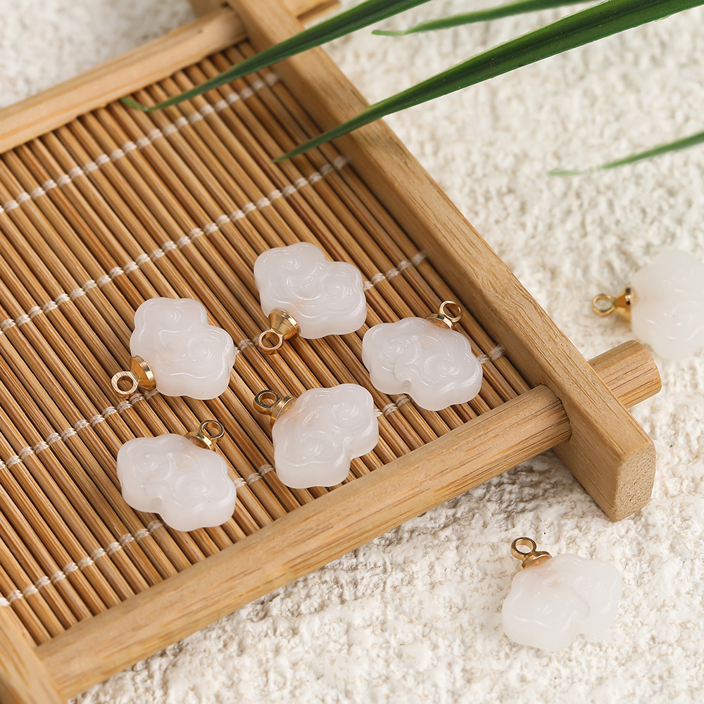 Pendentif en verre nuage de bon augure - Blanc