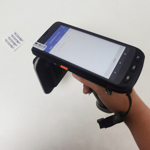 Lector RFID 840-960MHz Android 10,0 Terminal PDA con escáner de código de barras 1D/2D para estadísticas de inventario y gestión de activos