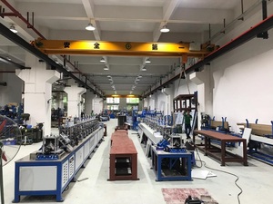 Otomatik ve yüksek hızlı karton köşe makinesi