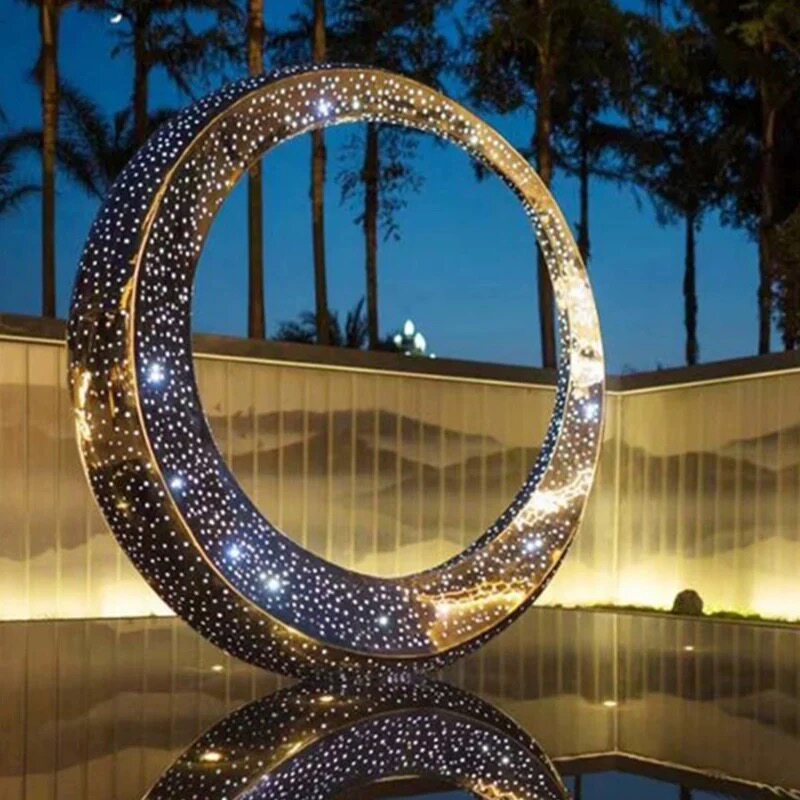 Circle sculpture