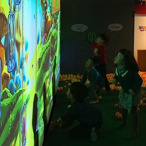 เกมแบบโต้ตอบสำหรับงานปาร์ตี้: Chariot KIDS Interactive Ball Wall PROJECTIONเกมระบบ - Product Image 5