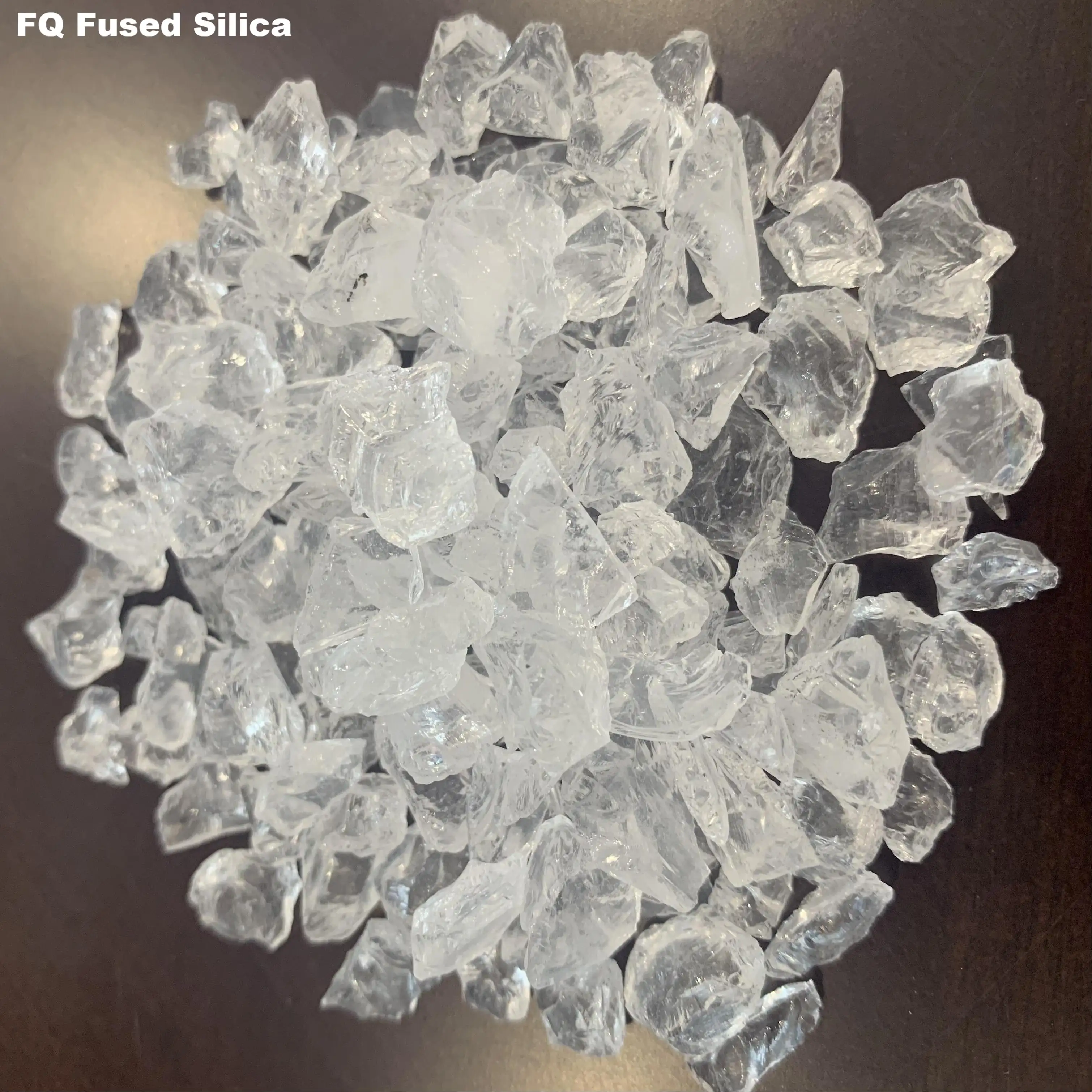 Venda abundant 99.9% sio2 1 a 5cm de altura transperante, melhor pureza derretida de quartzo areia de sílica fundida para mármore artificial