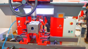 TQZ8560อุปกรณ์สร้างเครื่องยนต์อัตโนมัติ,เครื่องตัดคว้านที่นั่งวาล์วราคาที่แข่งขันความสมบูรณ์แนวตั้งให้ CN;GUA - Product Image 5