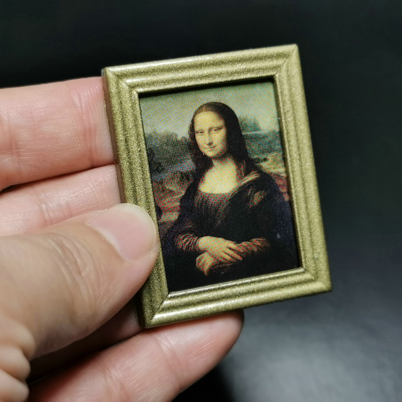 Marco dorado de la Mona Lisa colorida