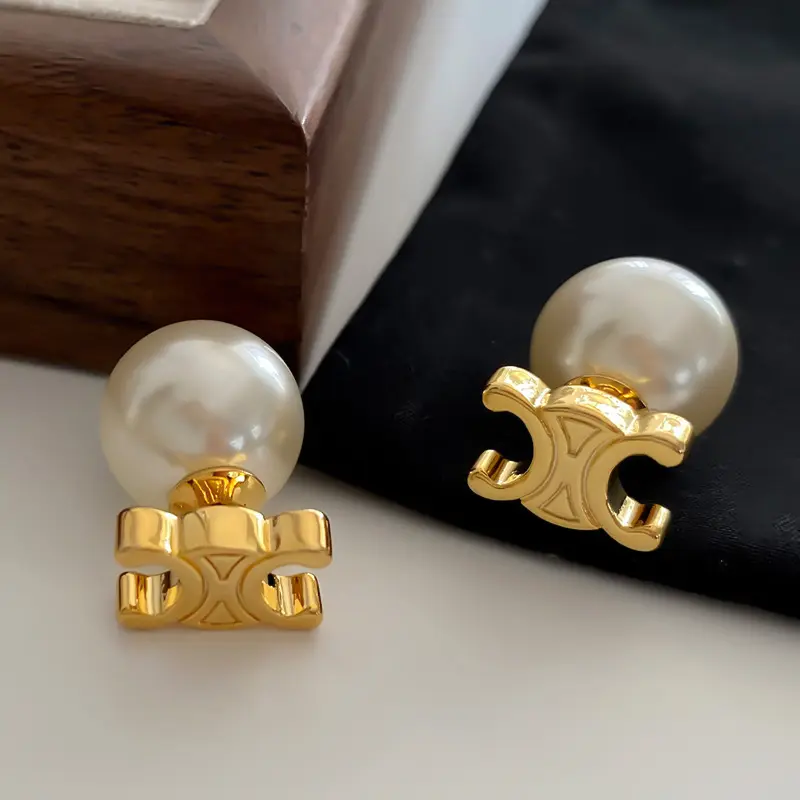 Boucles d'oreilles clous haut de gamme niche unique luxe léger boucles d'oreilles perles vintage