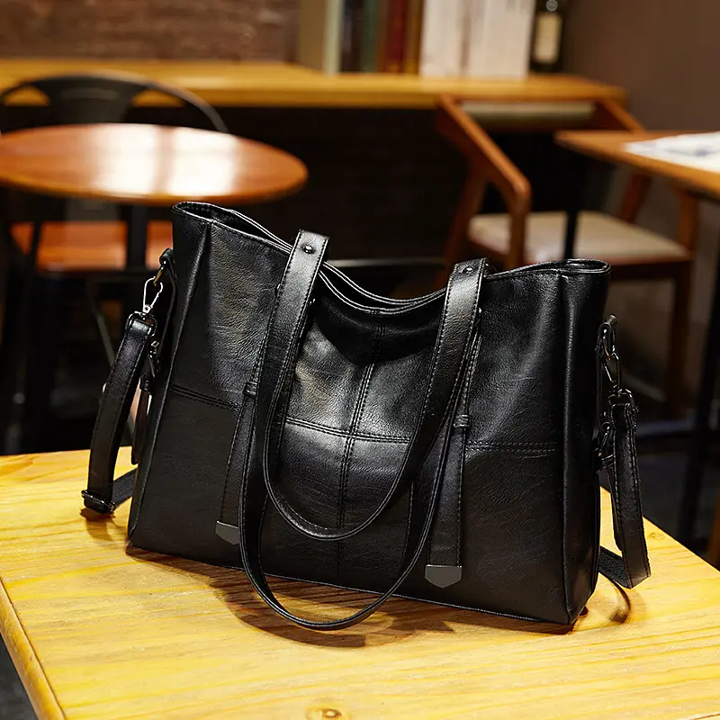2024 Европейская и американская роскошная женская кожаная сумка на одно плечо черная сумка большой вместимости Женская уникальная сумка