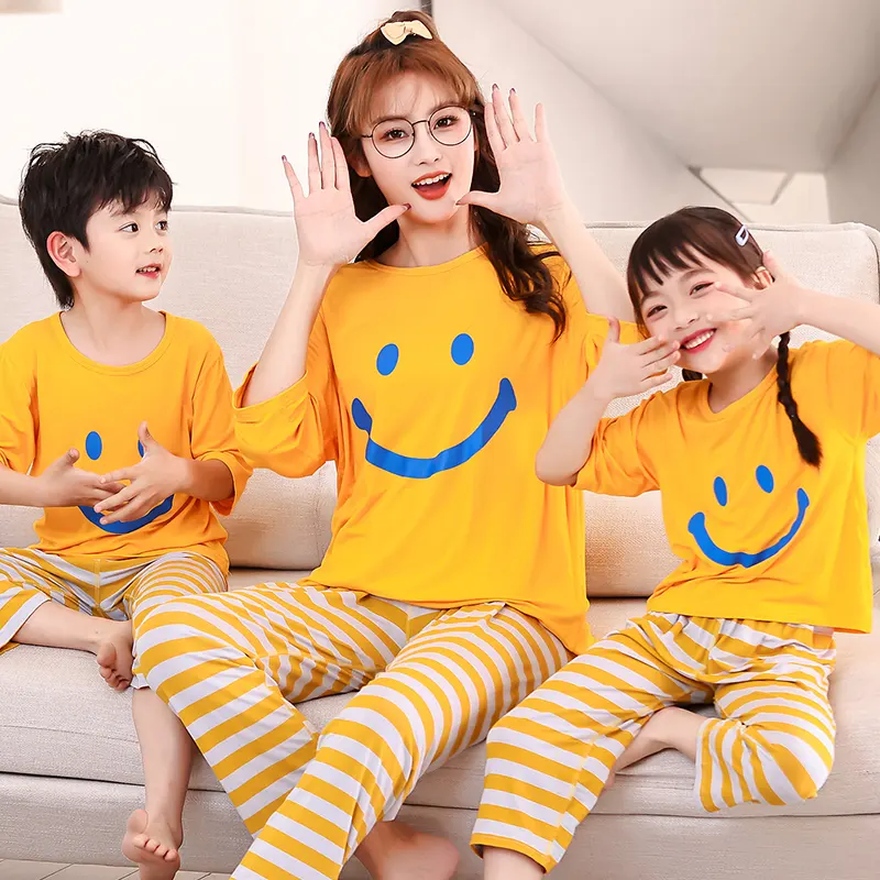 Venta al por mayor de ropa de dormir para niños transpirable de manga corta conjunto de traje de primavera verano 2 PCs casual sonrisa pijamas niños Lounge Wear