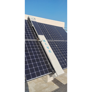 Macchina automatica dell'attrezzatura del pannello del pulitore del Robot per la pulizia del modulo solare fotovoltaico a terra