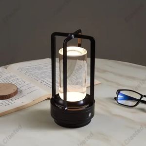 İskandinav Retro USB şarj edilebilir <span class=keywords><strong>LED</strong></span> lamba masa lambası Modern kablosuz dokunmatik tasarım restoran otel yatak odası dekoru için DC güç kaynağı