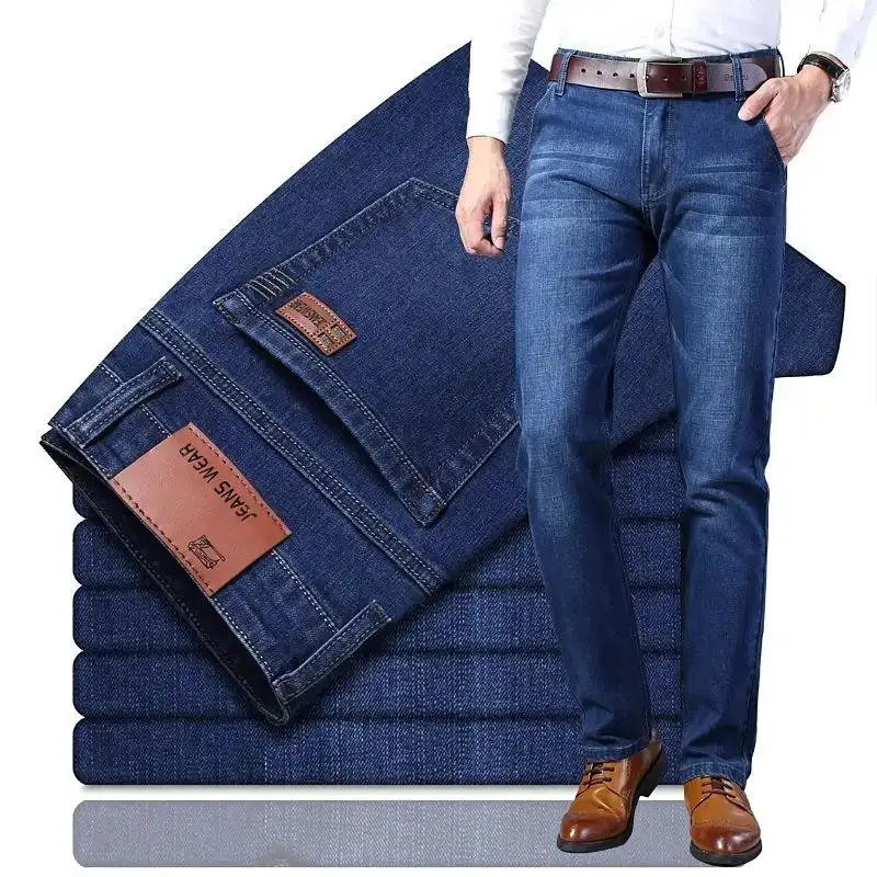 Outono Straight Loose Denim Jeans Classic Badge Bordado dos homens jovens Business Casual Jeans