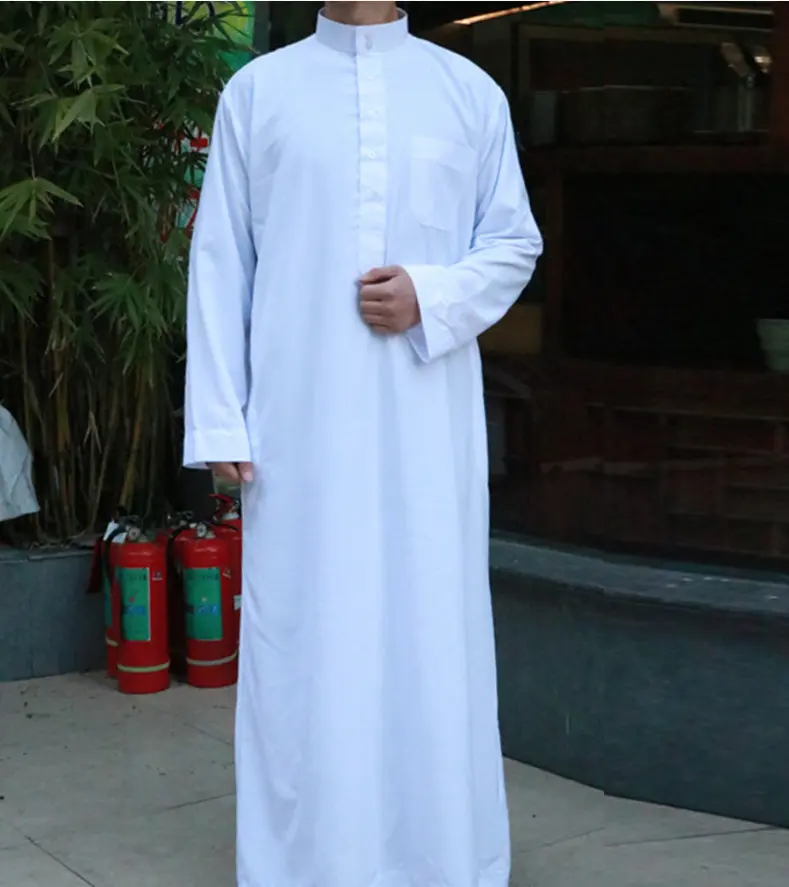 Vente en gros Thobes pour hommes arabes Caftan islamique pour hommes Thobe Vêtements de prière Vêtements pour hommes musulmans Blanc