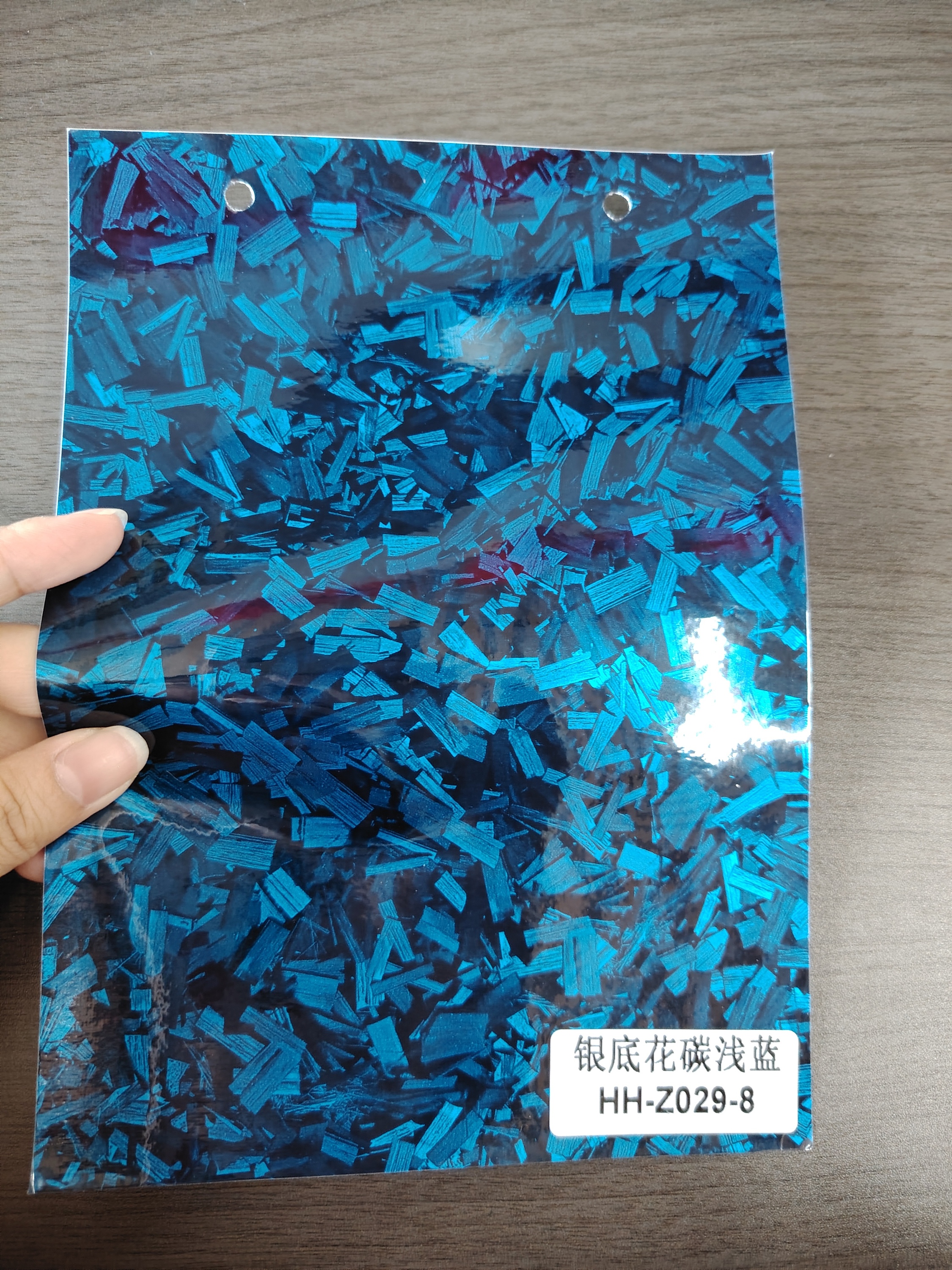 Base argentée bleu clair brillant