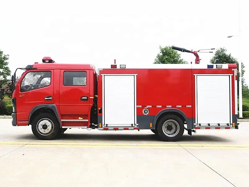 Chine DONGFENG 4cbm 8cbm réservoir d'eau camion de lutte contre l'incendie mini camion de pompier petit camion de pompiers