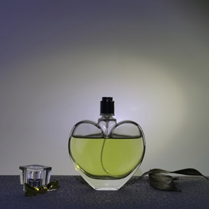 New Designed Luxury Gift <strong>Perfume</strong> Bottle 100ml Heart-shaped Matches Attar Bottles Custom Lovely Empty <strong>Perfume</strong> Spray Bottle
