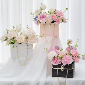 Alla moda borsa fiore scatola di fiori pieghevole rettangolo regalo borsa con manico in oro catena per il negozio di fiori