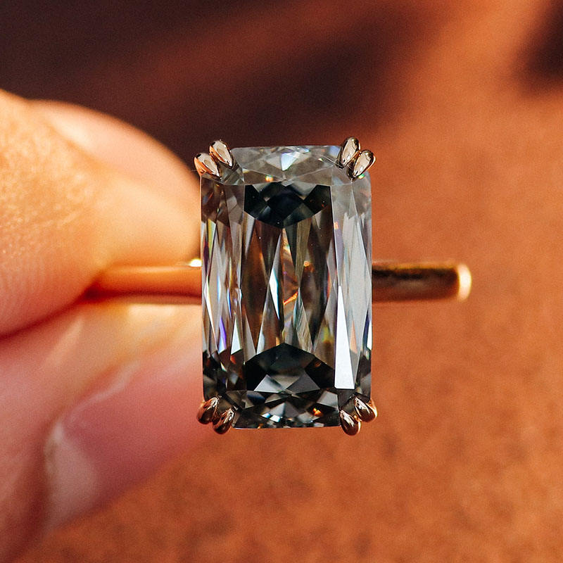 Bague en or massif 14 carats avec moissanite véritable.