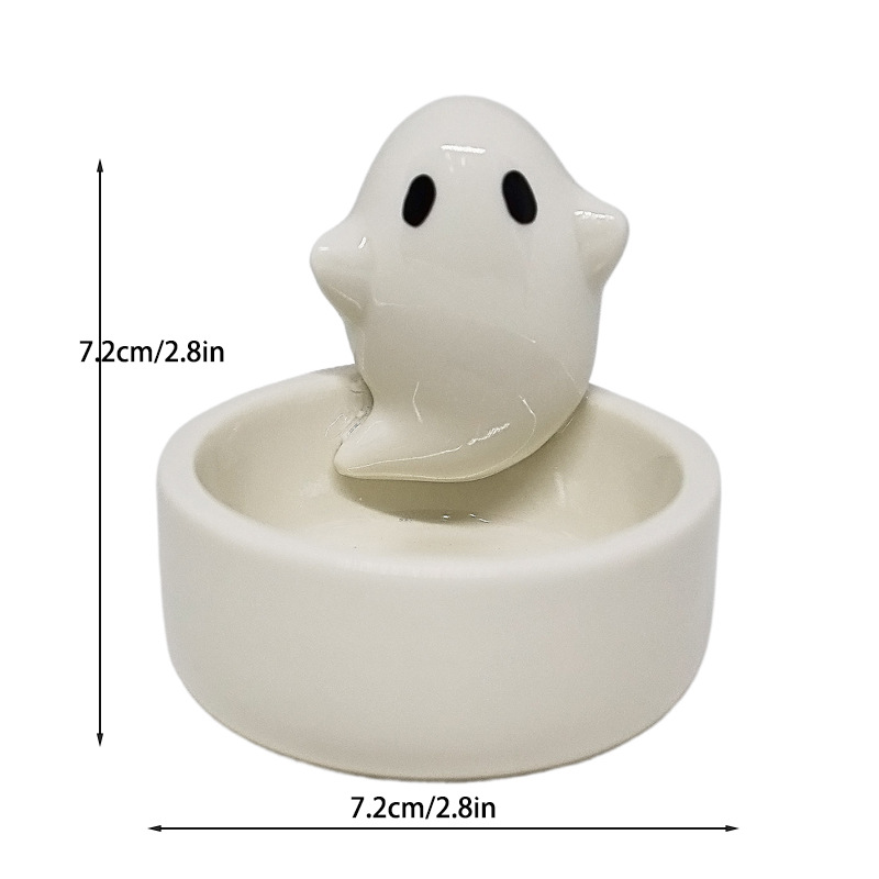 Little ghost candlestick
