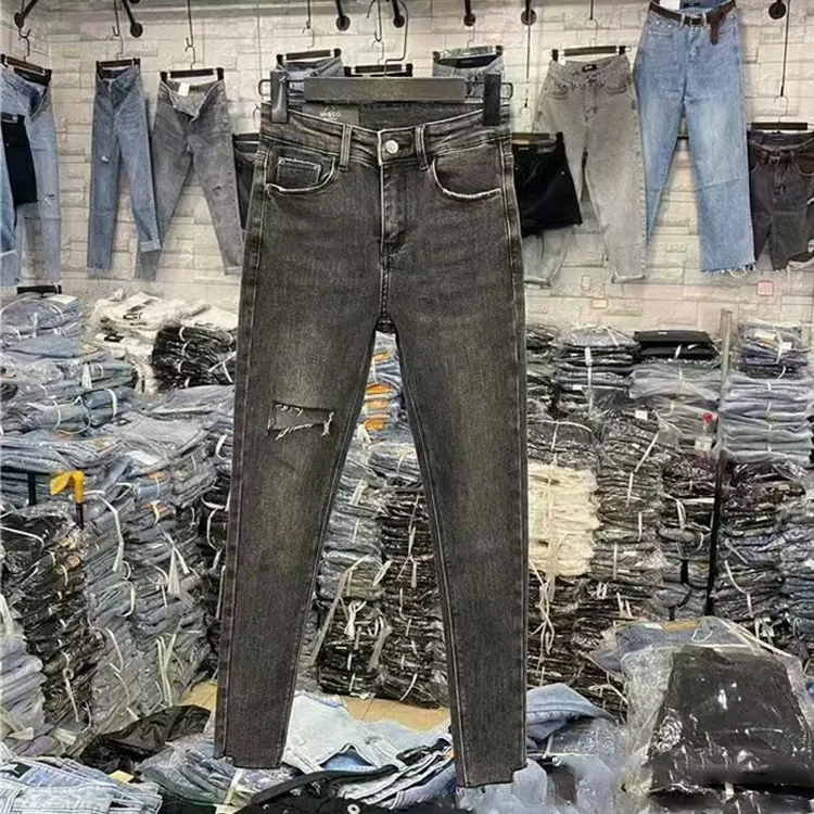 Vendita di imballaggi misti pantaloni di jeans usati a prezzi accessibili abiti usati