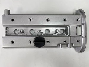 アルミエンジンバルブカバー92062396Daewoo Suzuki90501943に適合