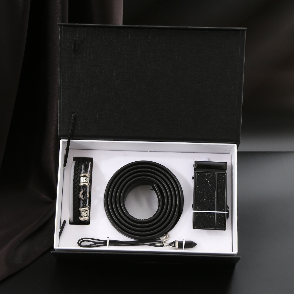 Ensemble cadeau noir 5 pièces : bracelet, ceinture, collier, coffret cadeau à clapet.