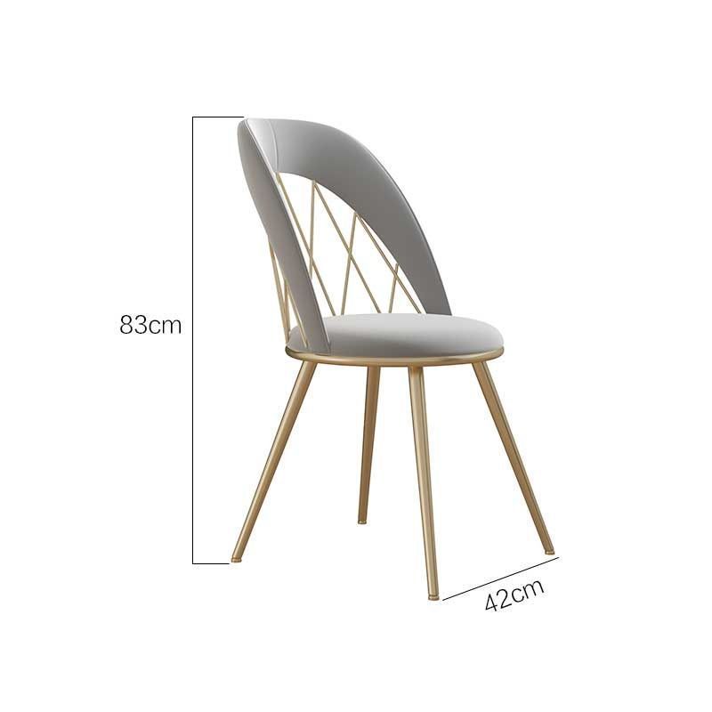 Chaise gris clair 4