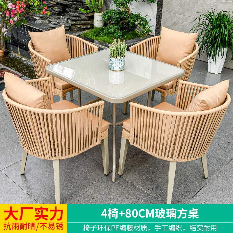 4 sillas + mesa cuadrada de cristal de 80cm