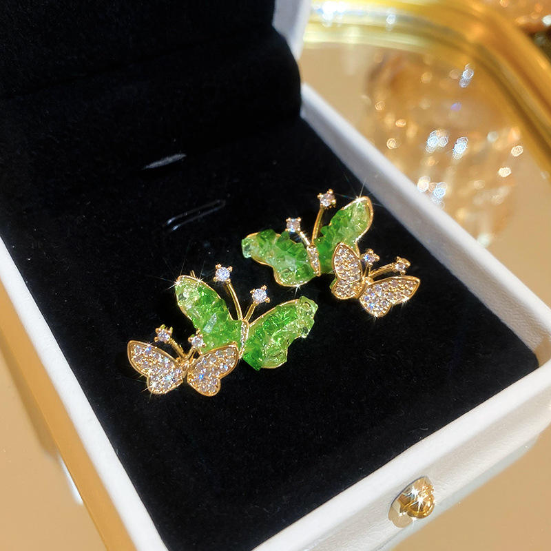 สีเขียว