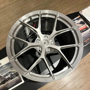 宝马M2 F80 M3 M4 F30 G20 G30 G82 330i乘用车轮辋汽车车轮轮胎合金锻造车轮16-21英寸5x112 5x120轮胎