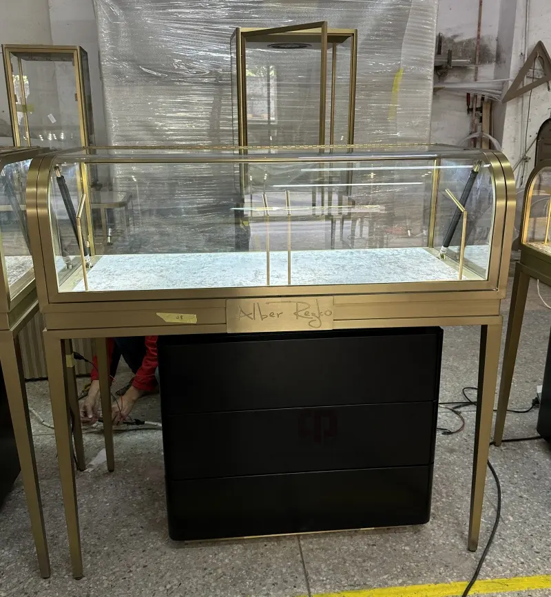 Quiosco de cuero de lujo Juegos de mesa Caja de vidrio Joyería Gabinete Exhibición de joyas Escaparate