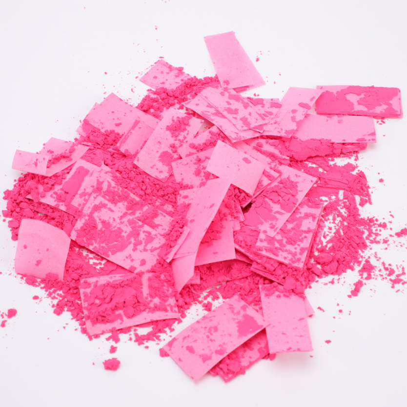 confettis roses et poudre